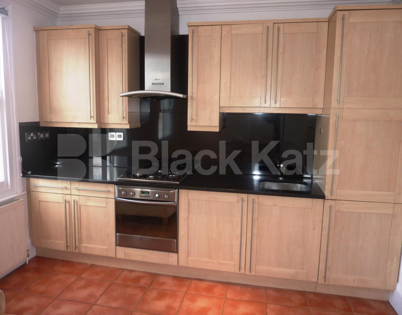 			MODERN ONE BED WITH ROOF TERRACE!, 1 Bedroom, 1 bath, 1 reception Flat			 Tollington Way, HOLLOWAY